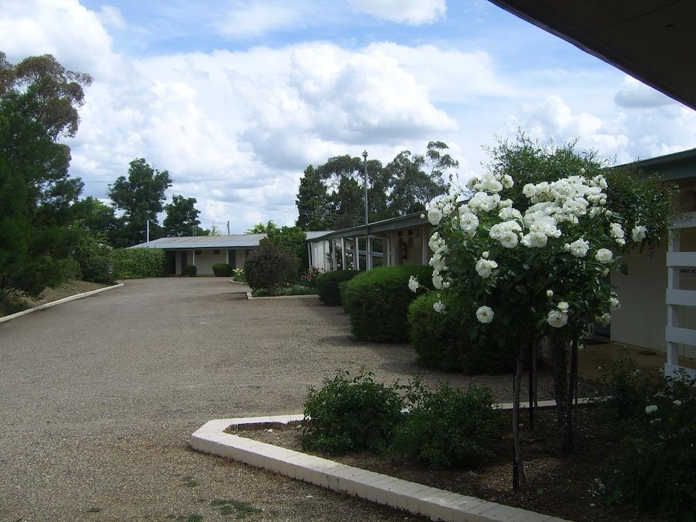 Garden Motor Inn Gundagai Exterior photo