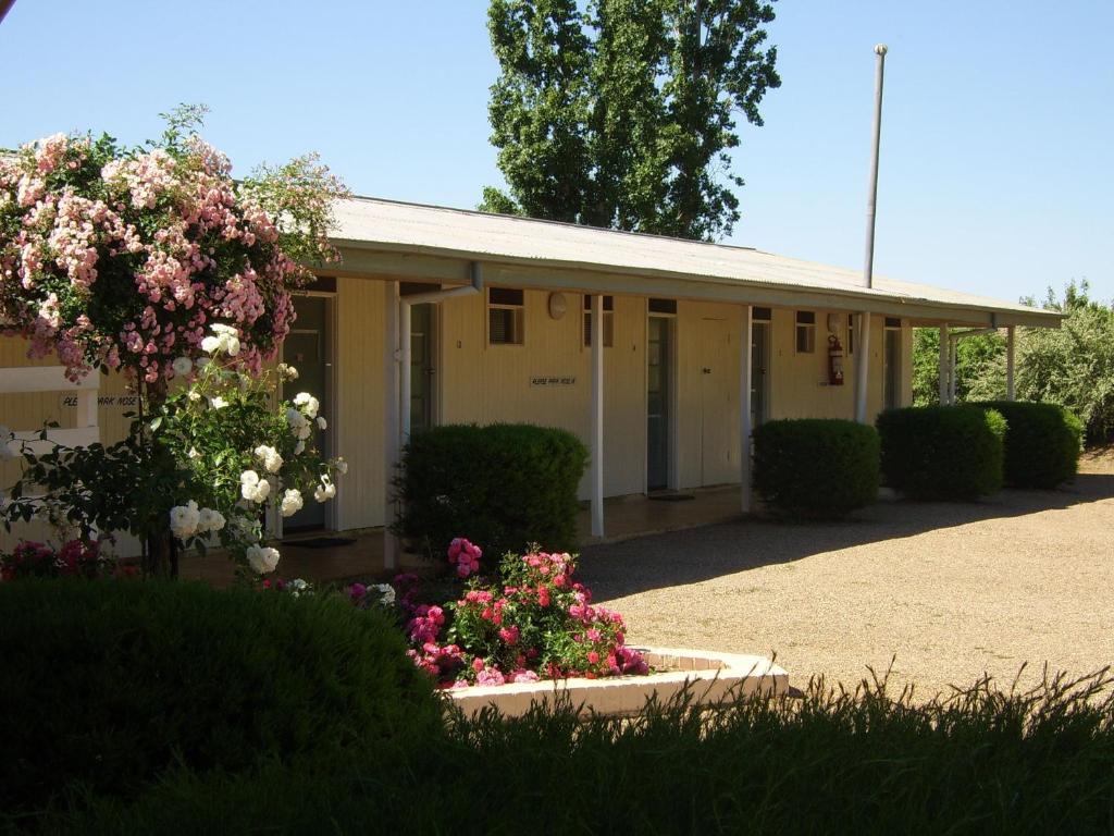 Garden Motor Inn Gundagai Exterior photo