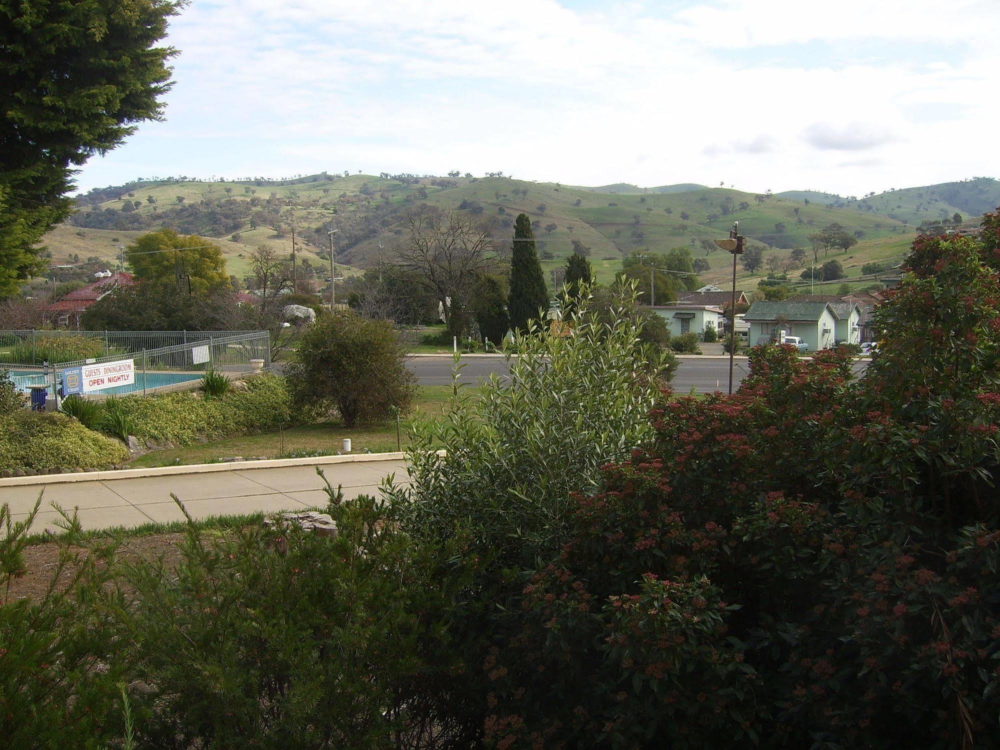 Garden Motor Inn Gundagai Exterior photo
